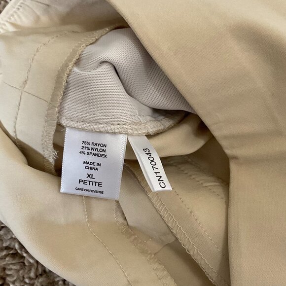 New York & Co Whitney Tummy Control Pull On Capri Pants, Tan, XL Petite, NWT - Picture 5 of 6